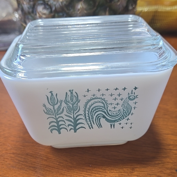 pryex Other - Vintage glass refrigerator dish with butter print Rooster Design